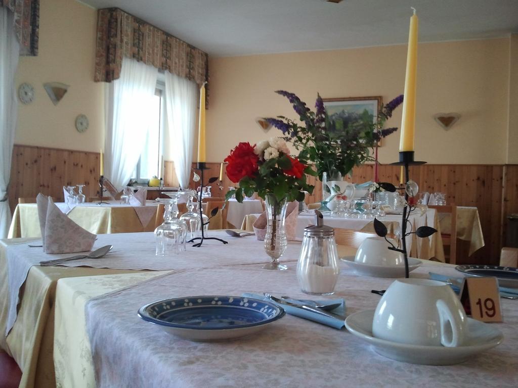 Hotel Serena Spiazzi Di Caprino Exteriér fotografie