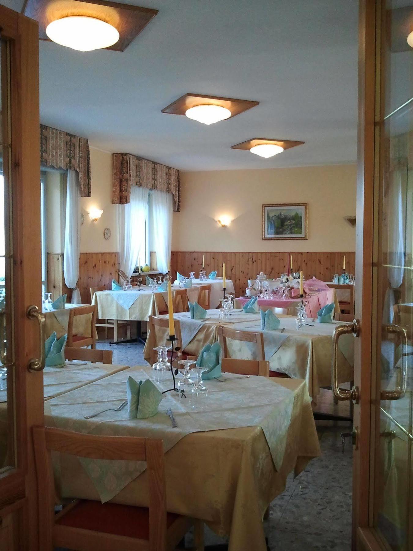 Hotel Serena Spiazzi Di Caprino Exteriér fotografie