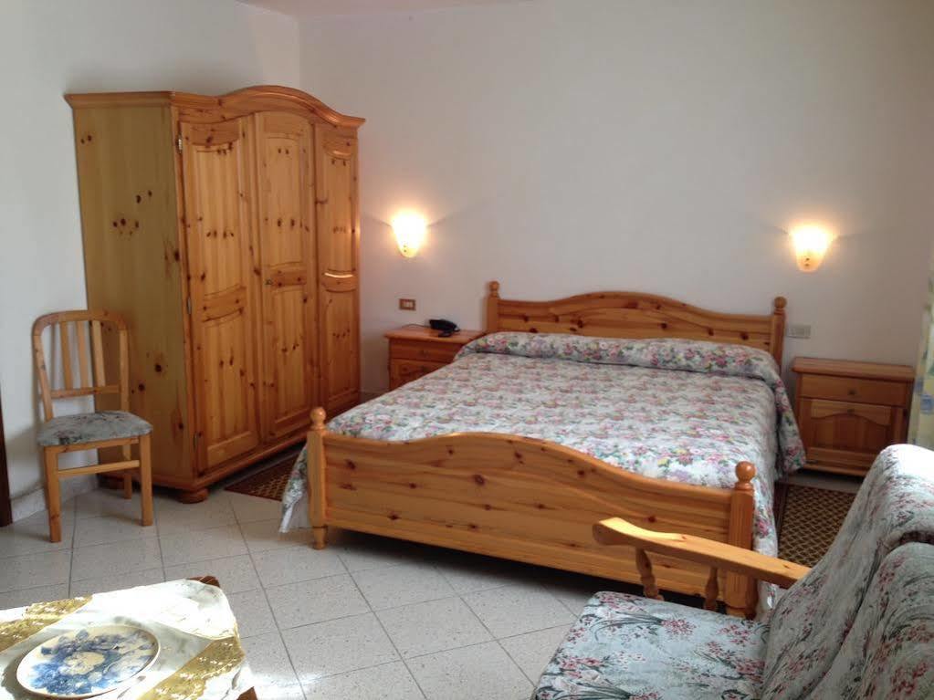 Hotel Serena Spiazzi Di Caprino Exteriér fotografie